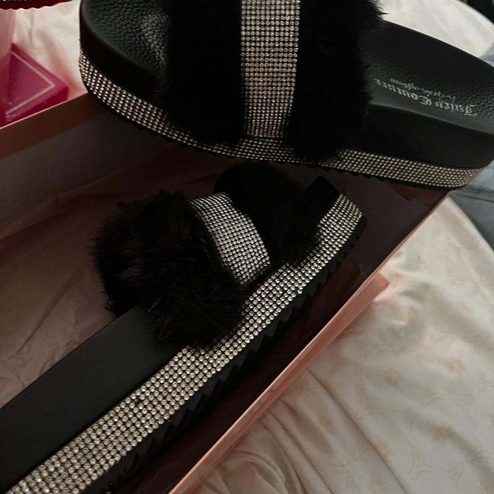 Juicy couture slides size 7 still in box